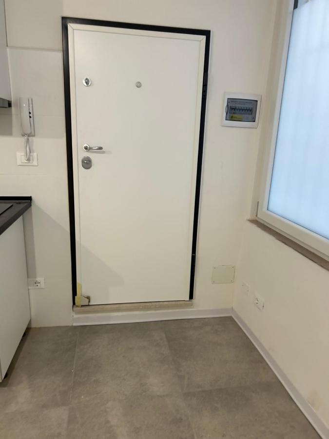 Appartamento Roma Парма Экстерьер фото